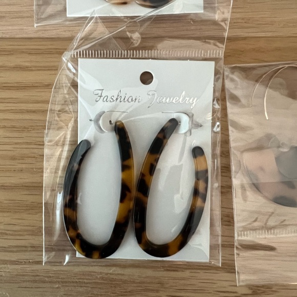 Assorted Tortoise Shell fashion earrings - Picture 3 of 7